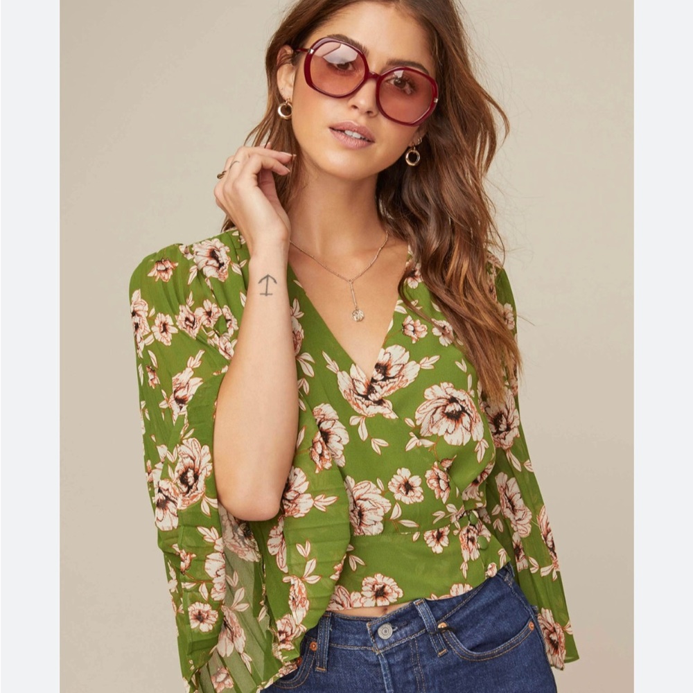 ASTR Green floral crop top